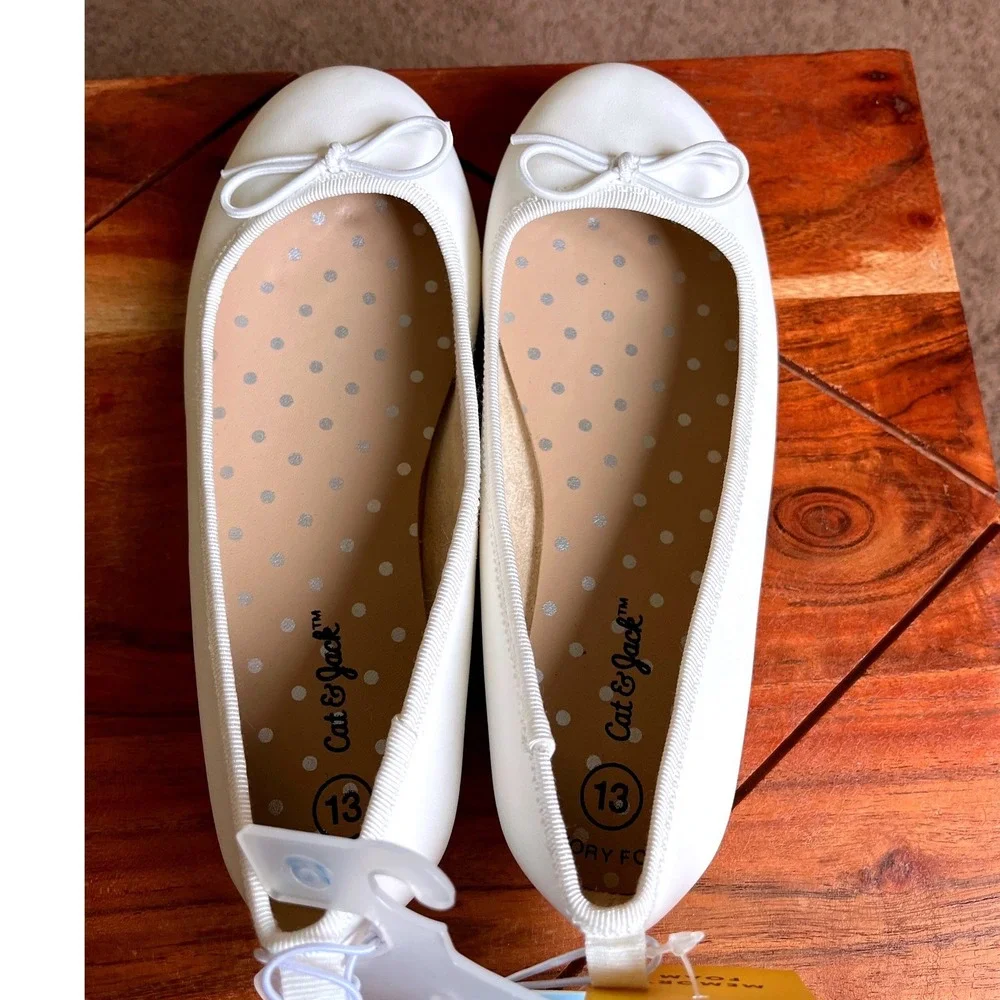 Cat & Jack Diana Kids White Ballet Flats Memory Foam Bow Shoes Size 13 NEW